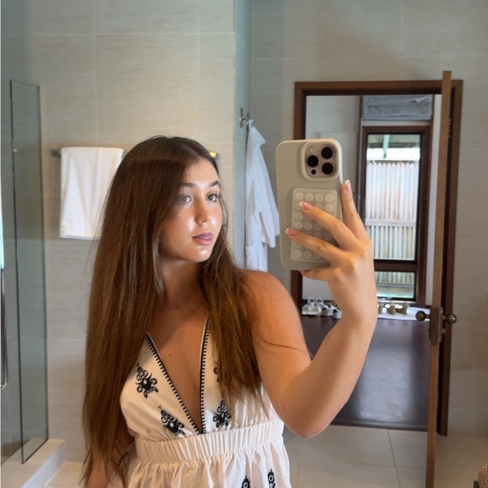 Meet your Posher, Vitalina